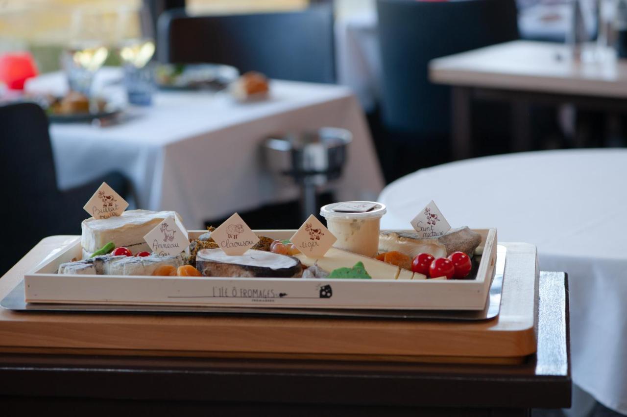 Logis Hotel Restaurant L'Essille Bassac Buitenkant foto