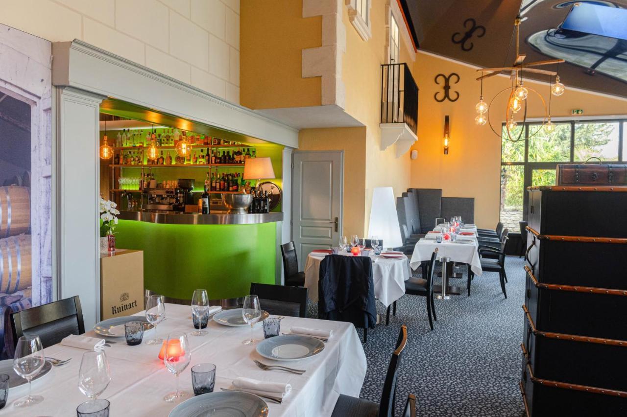 Logis Hotel Restaurant L'Essille Bassac Buitenkant foto